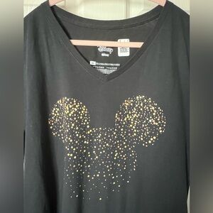 Disney confetti shirt. Sz XL. Perfect festive tee for the parks during holidays